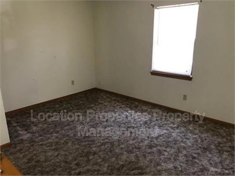 2 bed, 1.0 bath, 900 sqft, $1,095 — Photo 3