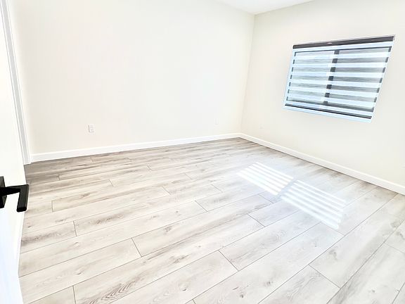 5th image of 1211 N Brighton St #1213