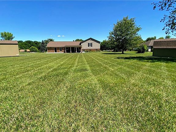 4th image of 1588 Roamont Dr