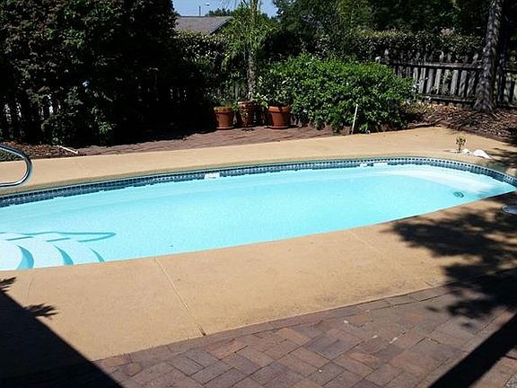 2nd image of 901 Elm Forest Dr
