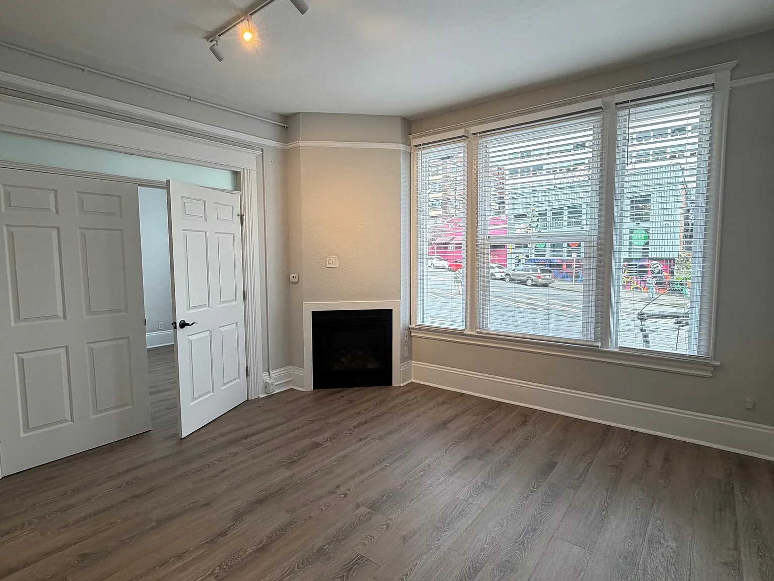 The Lauren Renee Apartments — Photo 4