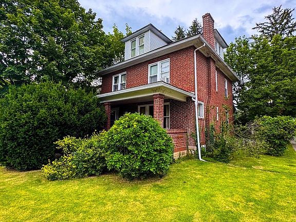 2nd image of 9 Lombardy Cir