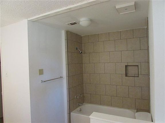 5th image of 13900 Chaparral Ln