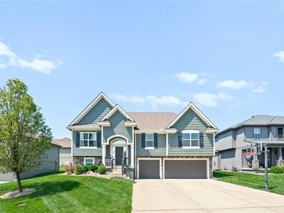 920 Doe Dr, Raymore, MO, 64083