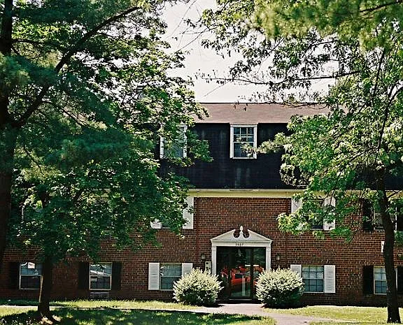 Gardenvillage Apartments and Townhouses — Photo 36