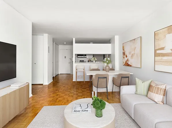 2 S End Ave APT 3M, New York, NY 10280