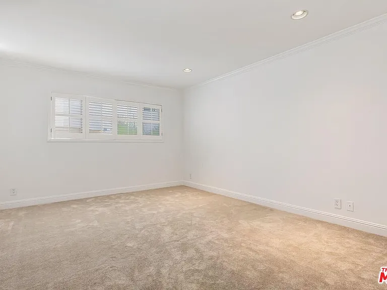 1710 Malcolm Ave #303 — Photo 3