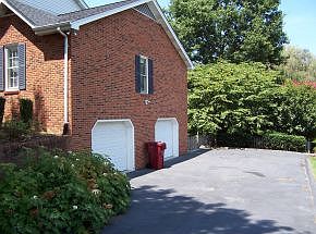2nd image of 3322 Berkshire Cir
