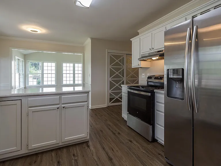 805 Penncross Dr — Photo 11