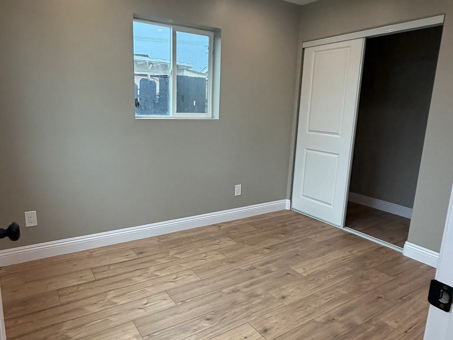 3 bed, 1200 sqft, $3,500 — Photo 2
