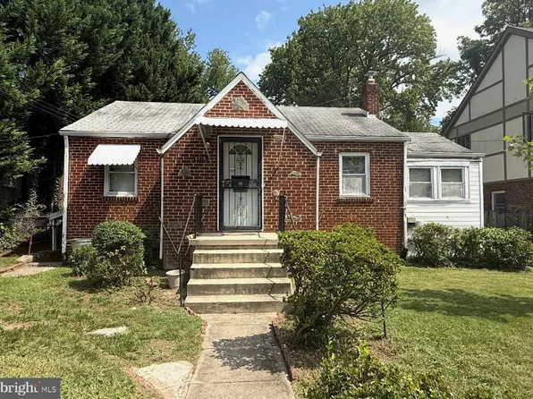 6713 Gude Ave, Takoma Park, MD 20912