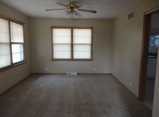 504 S 14th St, Savannah, MO 64485