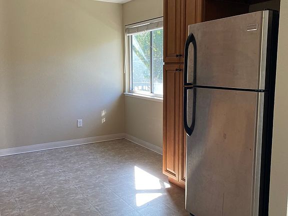 5th image of 4458 Pleasanton Ave APT 4