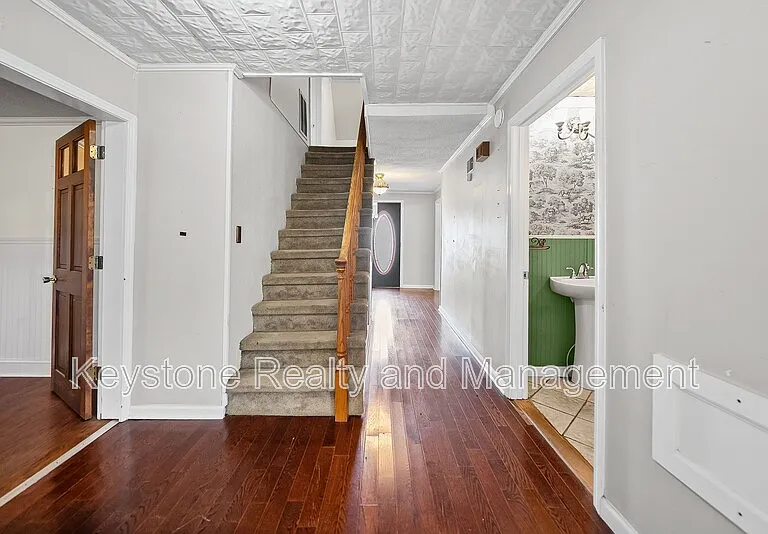 1340 Donelson Pkwy — Photo 2