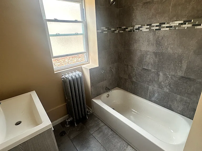 5821 W Erie St #2 — Photo 10