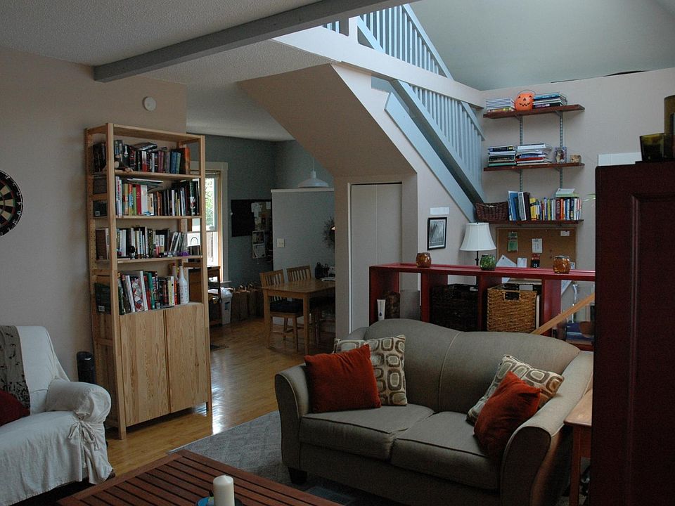 1st image of 2436 Garfield Ave S #3