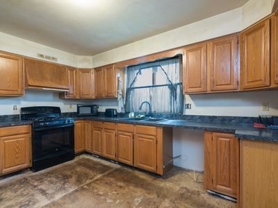 990 Centennial Ave, Ypsilanti, MI, 48198