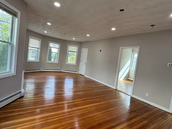 746-748 Douglas Ave #1, Providence, RI 02908