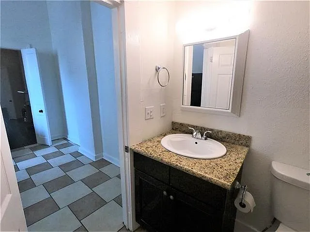 2622 Saint Ann St — Photo 15