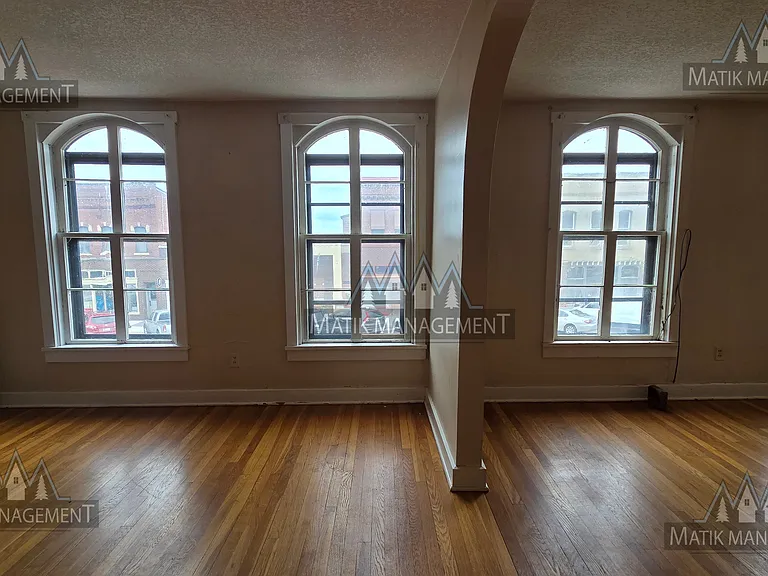 143 Main St W #1/2 — Photo 34