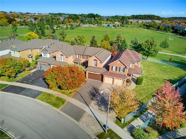 103 Thoroughbred Blvd, Ancaster, ON L9K 1N3