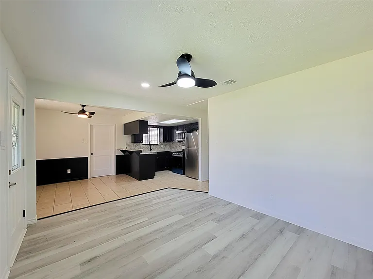 10614 Bainbridge St — Photo 5