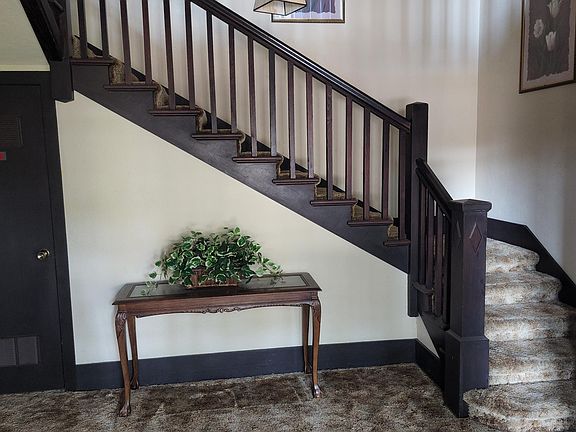 3rd image of 201 S Cravens St APT 3
