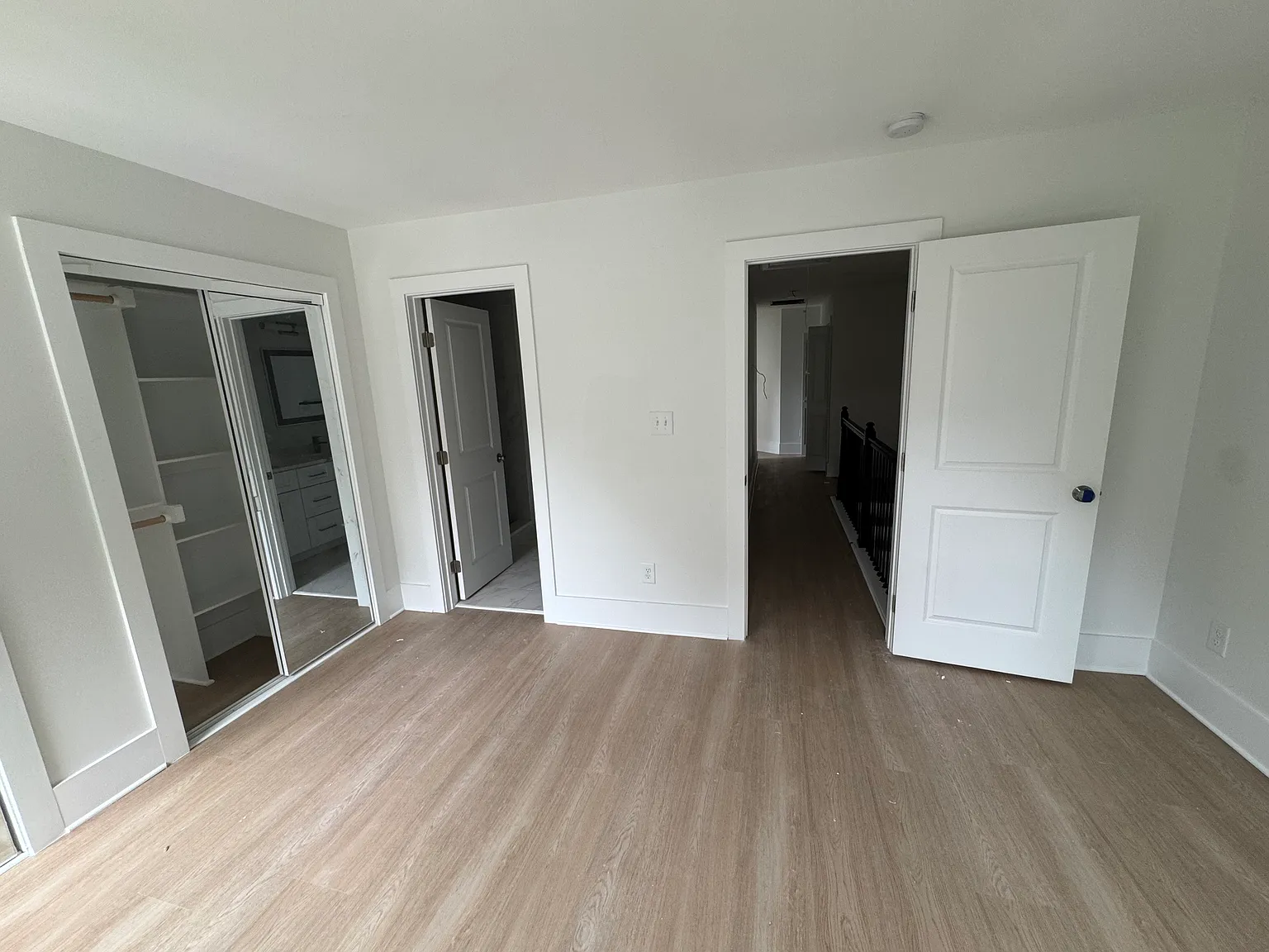 3 bed, 2.5 bath, 1495 sqft, $2,200 — Photo 3