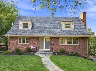 19 Sigrid Dr, Carnegie, PA 15106