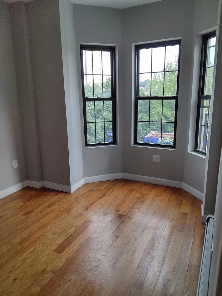 3 bed, 1000 sqft, $2,600 — Photo 1