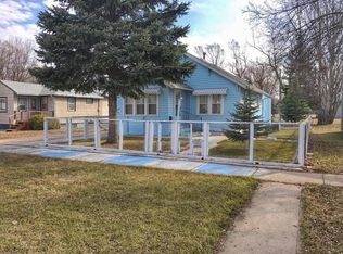 820 Arizona Ave SW, Huron, SD 57350