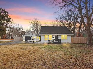 5300 Reeds Rd, Mission, KS 66202