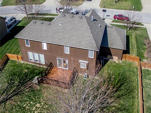 4th image of 2104 NE 23rd St