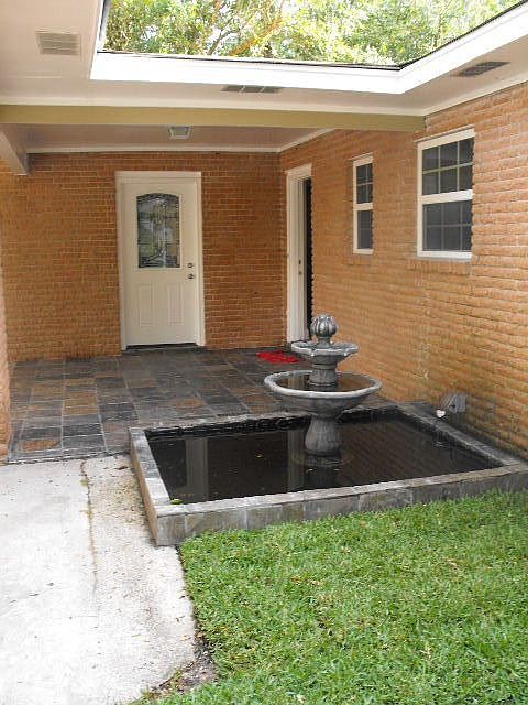 1st image of 1365 Westlawn Dr