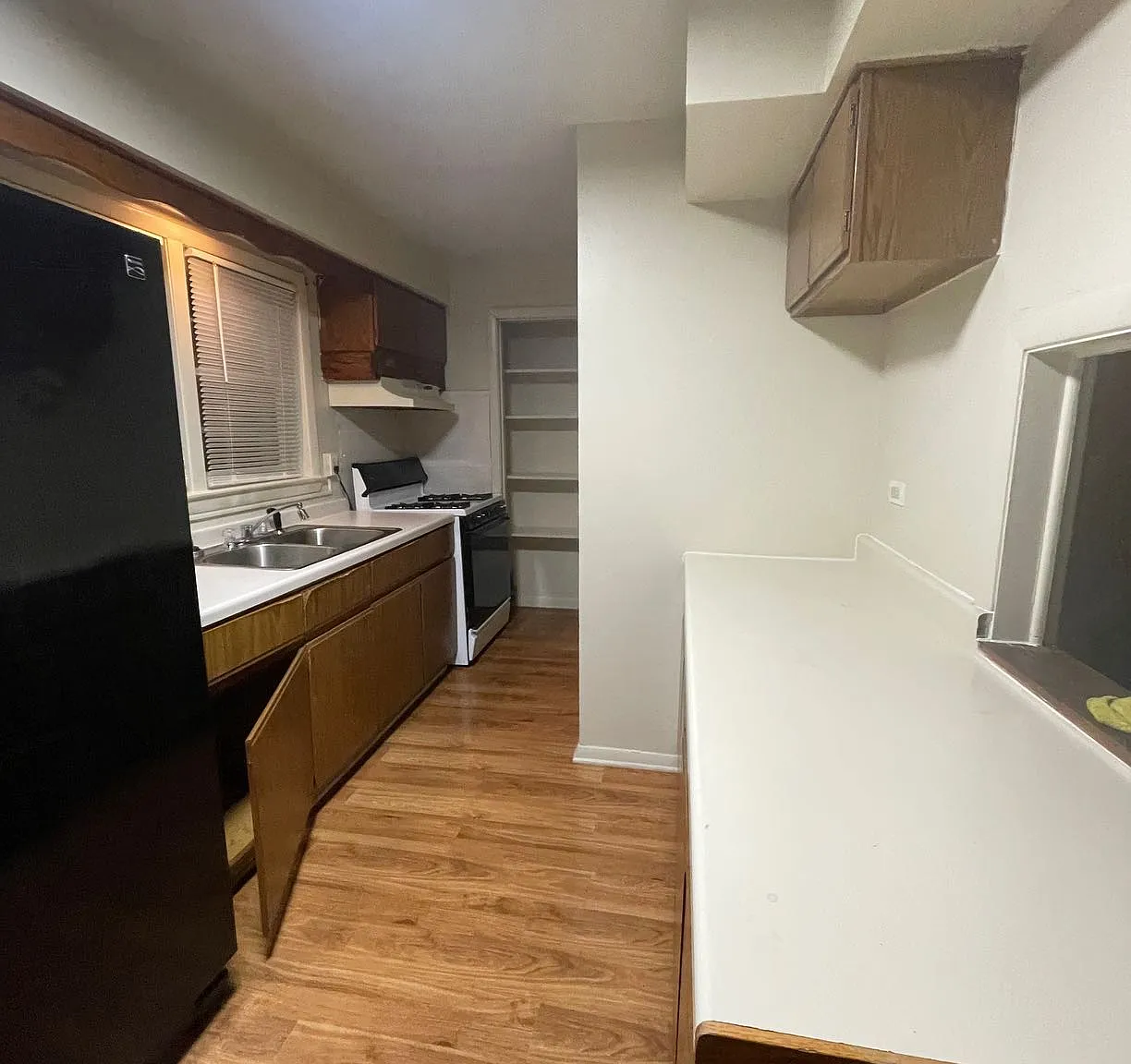 2 bed, 1.5 bath, 900 sqft, $1,495 — Photo 4