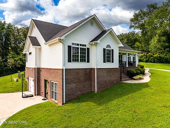 2nd image of 192 Marcowe Dr