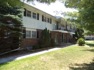 6835 W Kathleen Ct APT 3, Franklin, WI 53132