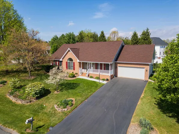 368 Wyndham Hill Dr, Fishersville, VA 22939