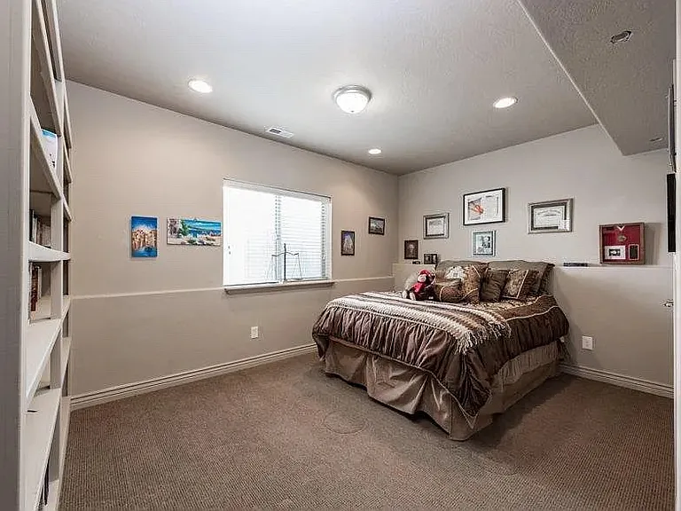 2296 S Hunter Dr — Photo 13