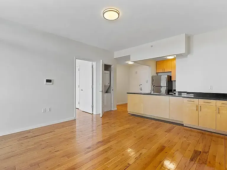 34-46 Vernon Blvd #E300 — Photo 9