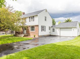 85 Stonehenge Rd, Rochester, NY 14609