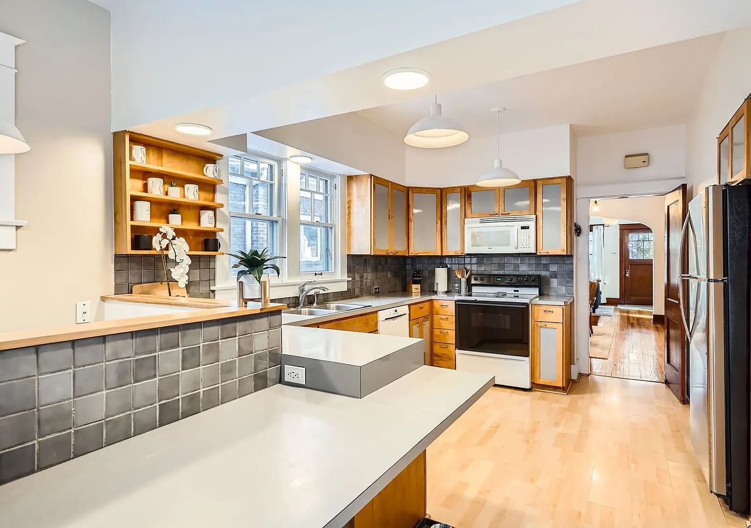 Fully Furnished 3BR Home Near Wash Park — Photo 2