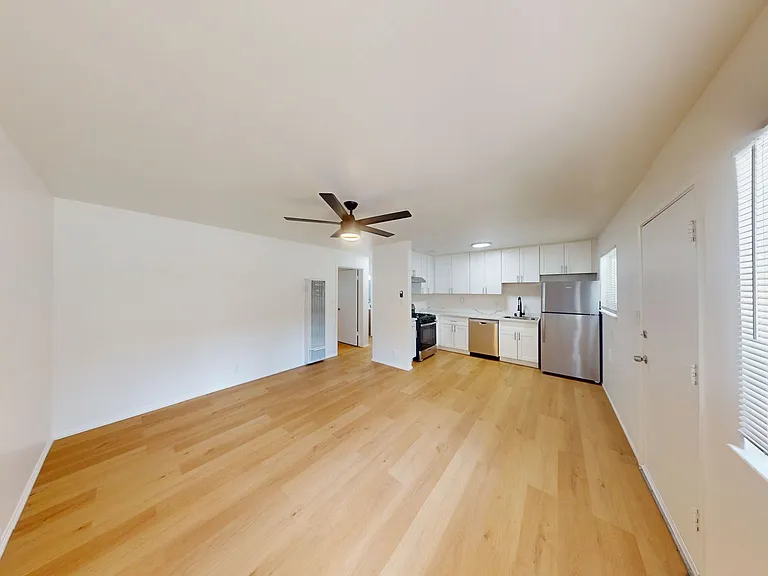 1520 Castro St — Photo 2