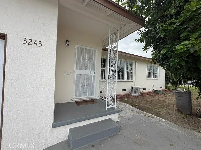 3243 Rosemead Pl — Photo 2