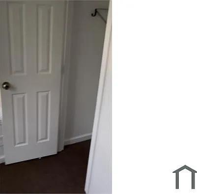4 bed, 1075 sqft, $1,200 — Photo 3
