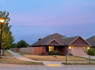 3092 N Azure Ave, Fayetteville, AR 72704