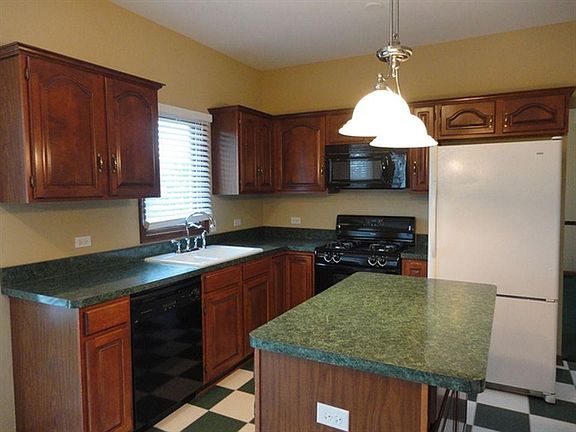 4th image of 53315 Sunmeadow Dr