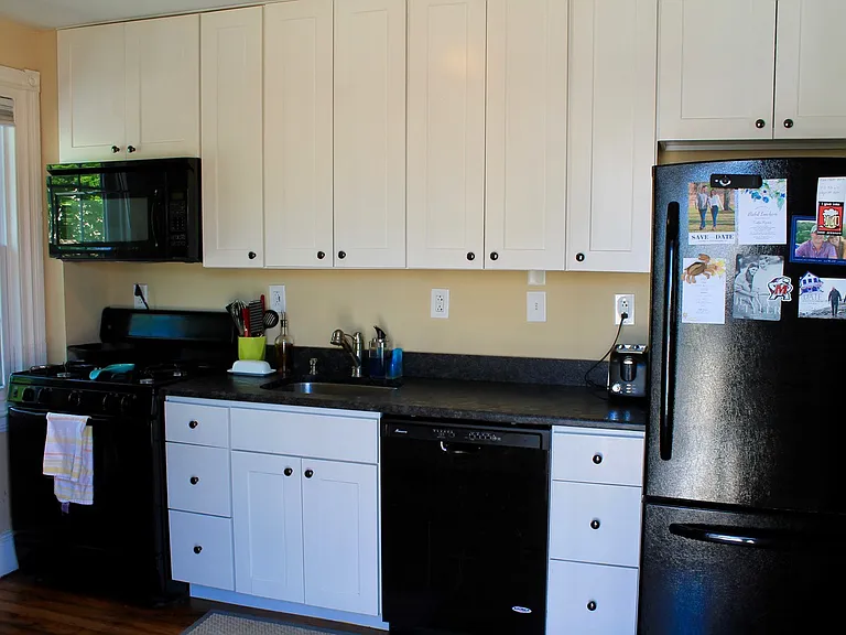 917 County Line Rd #B — Photo 2