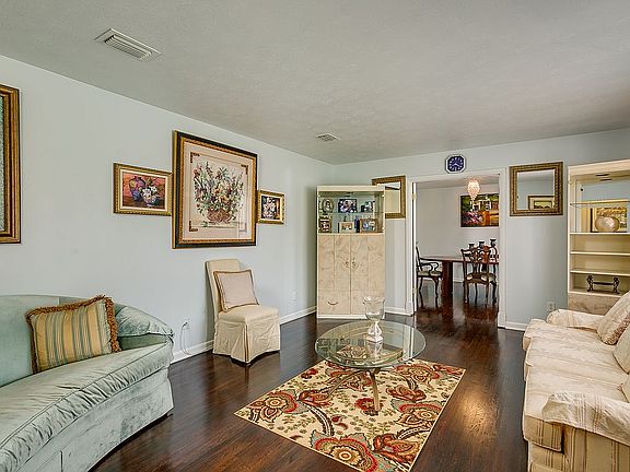 5th image of 617 Laurel Grove Ln