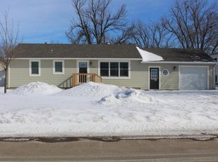 512 Frontier Rd, Brewster, MN 56119